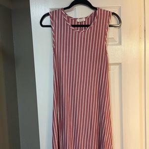 $5 SALE. Pinc junior’s large striped dress. Dusty rose and white. GUC.